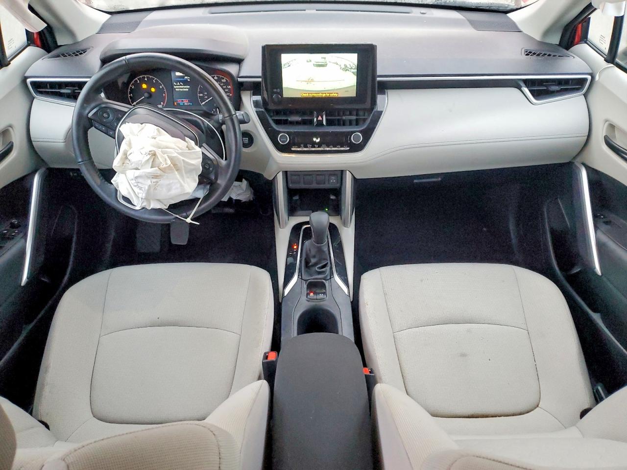 2024 TOYOTA COROLLA CROSS LE photo 8