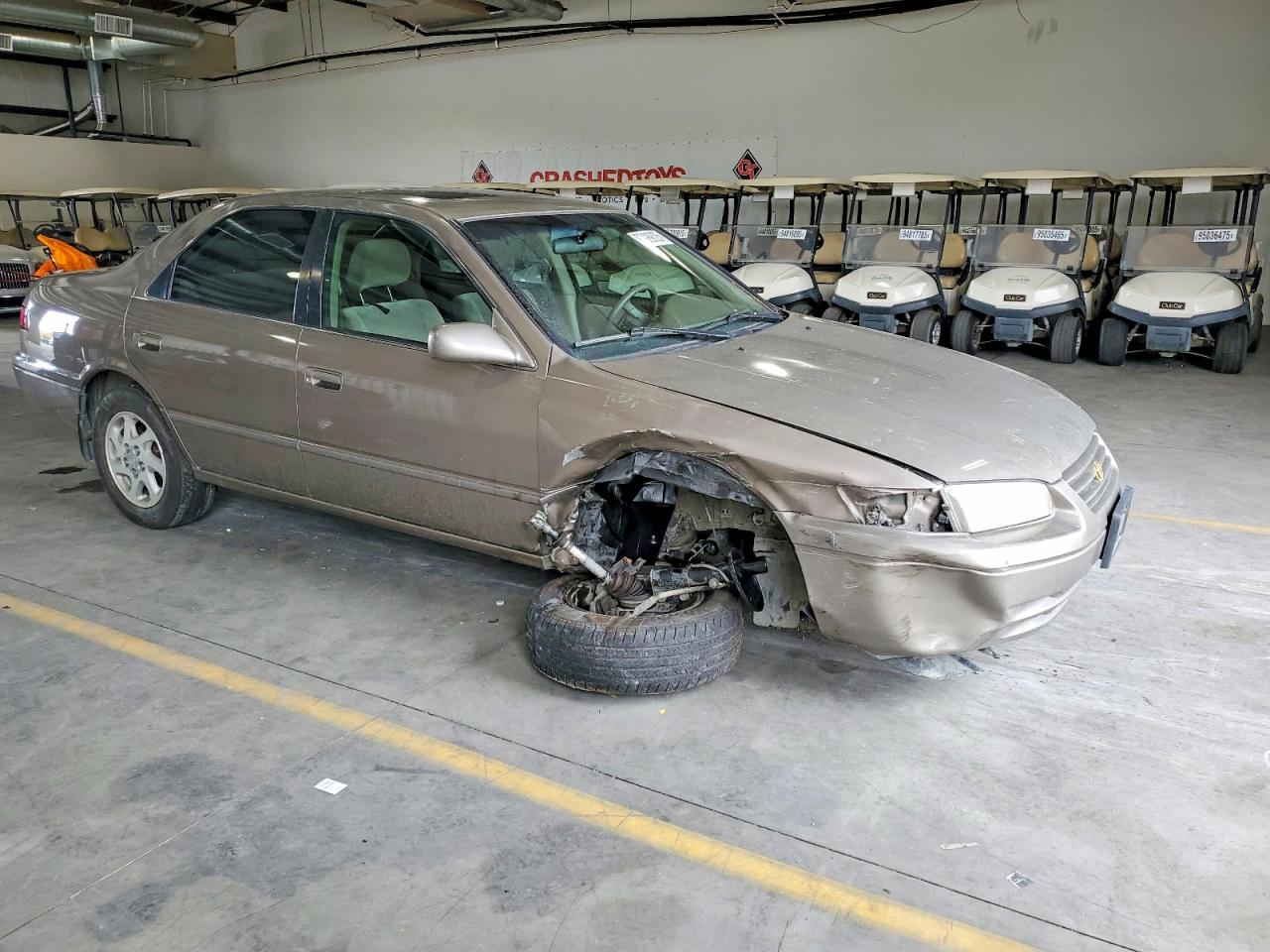 1999 TOYOTA CAMRY LE photo 4