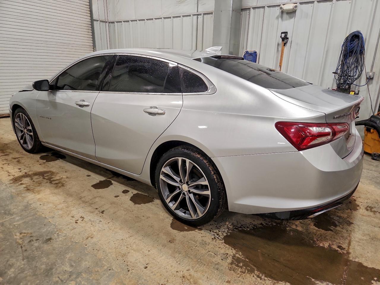 2020 CHEVROLET MALIBU PREMIER photo 2