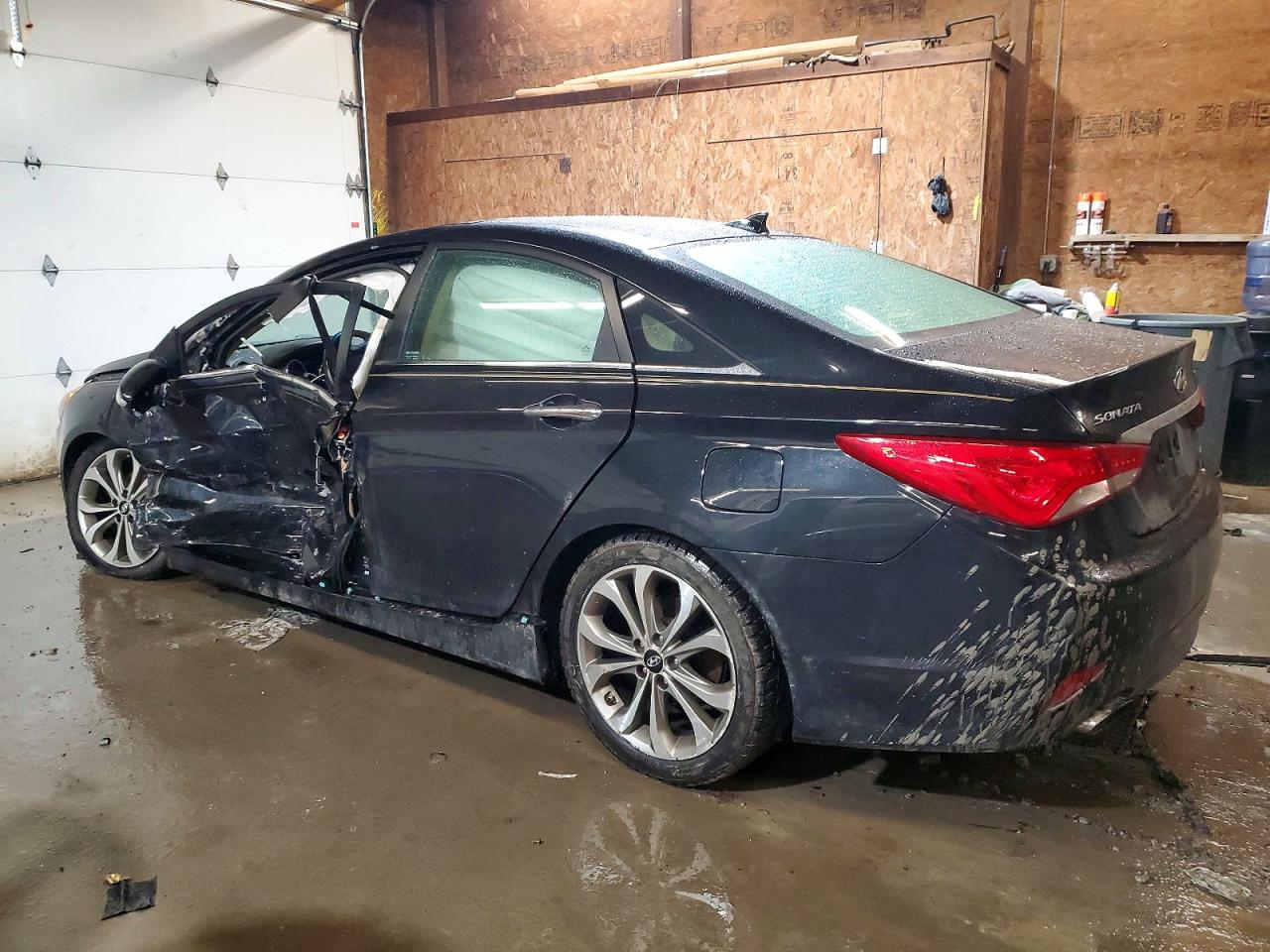2014 HYUNDAI SONATA SE photo 2