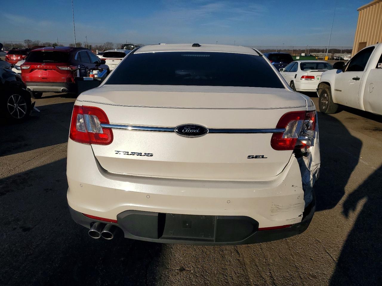 2012 FORD TAURUS SEL photo 6