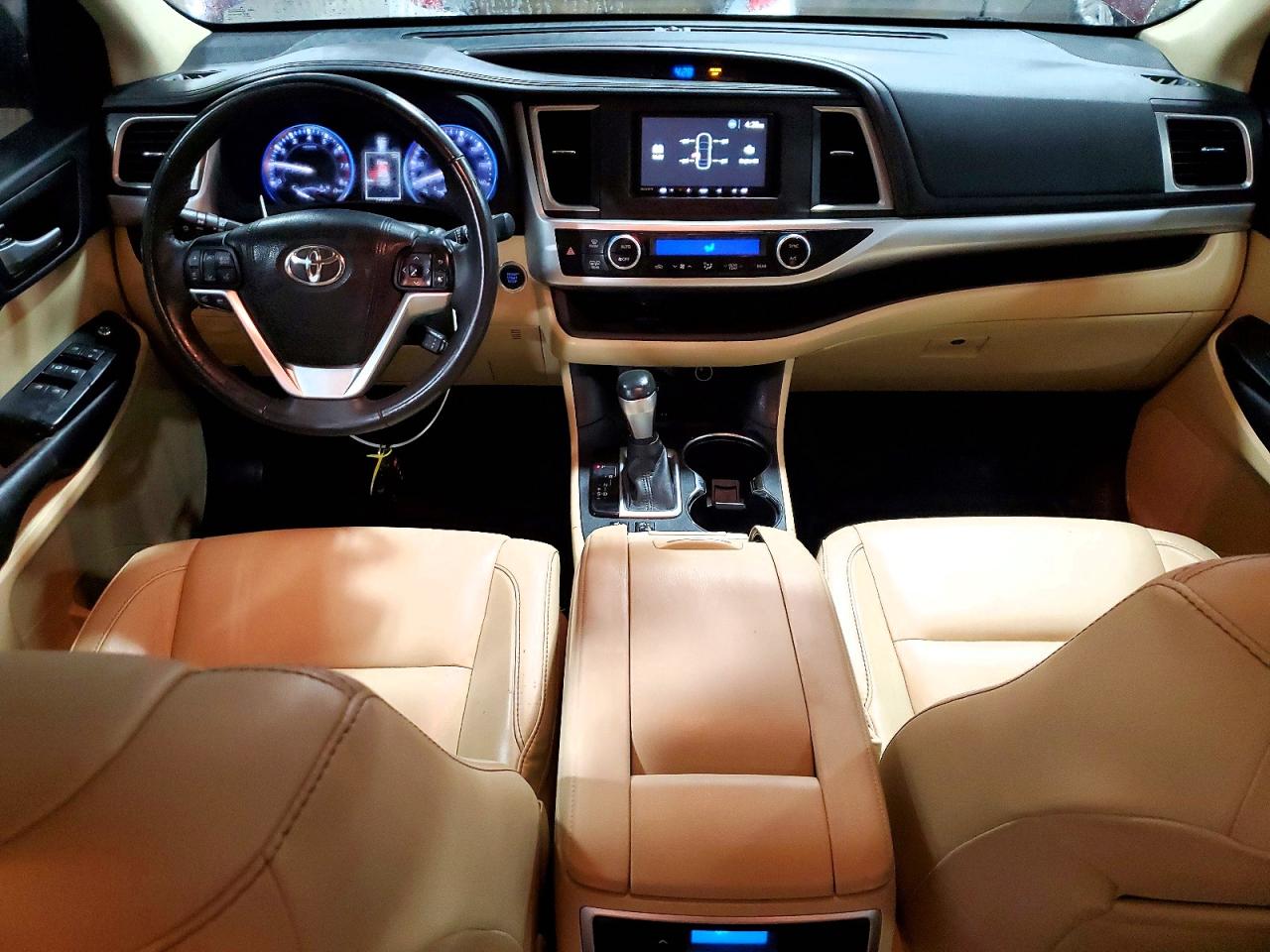 2016 TOYOTA HIGHLANDER XLE photo 15