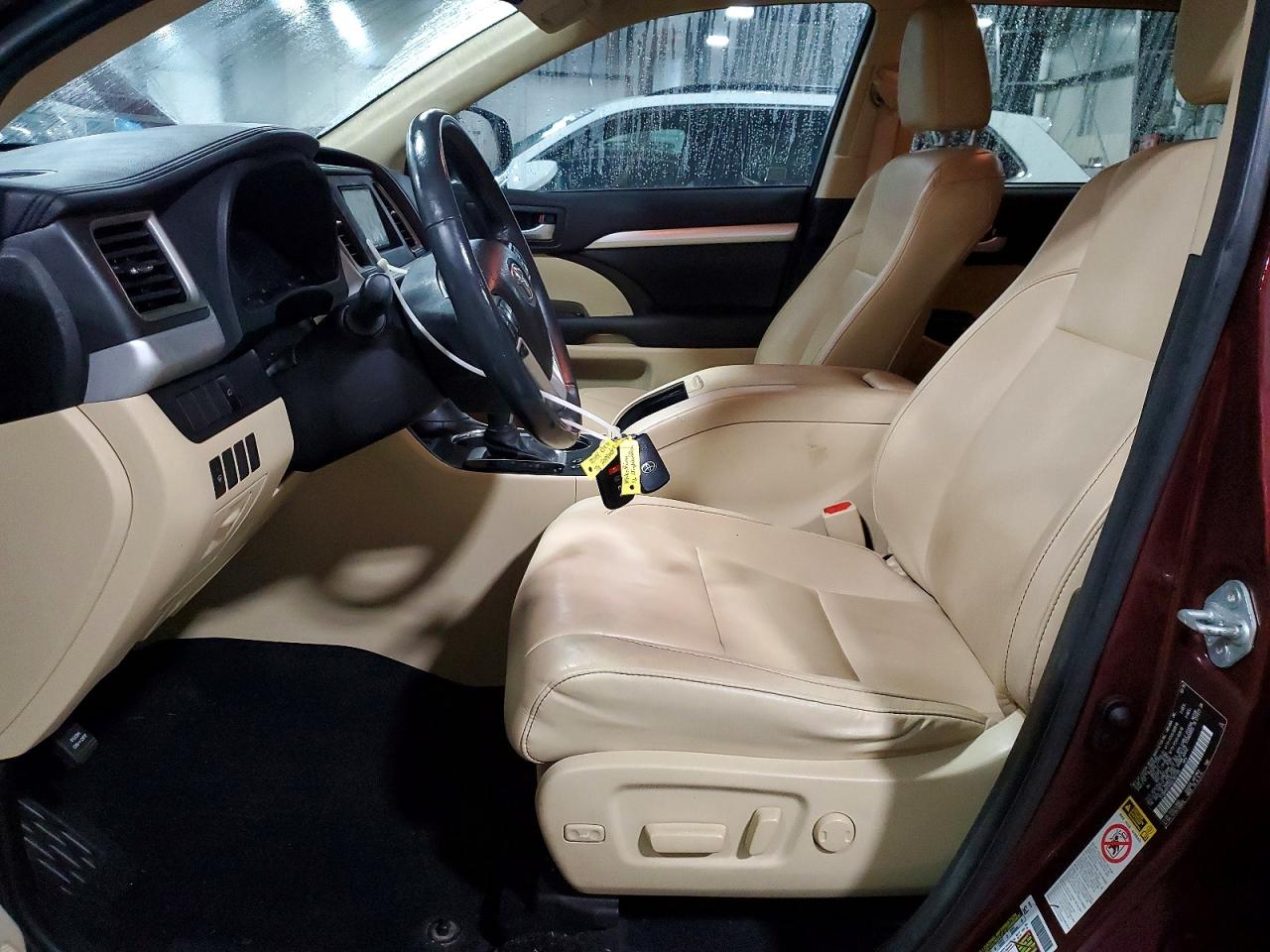2016 TOYOTA HIGHLANDER XLE photo 13