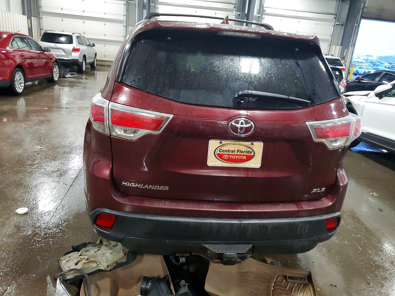 2016 TOYOTA HIGHLANDER XLE photo 11