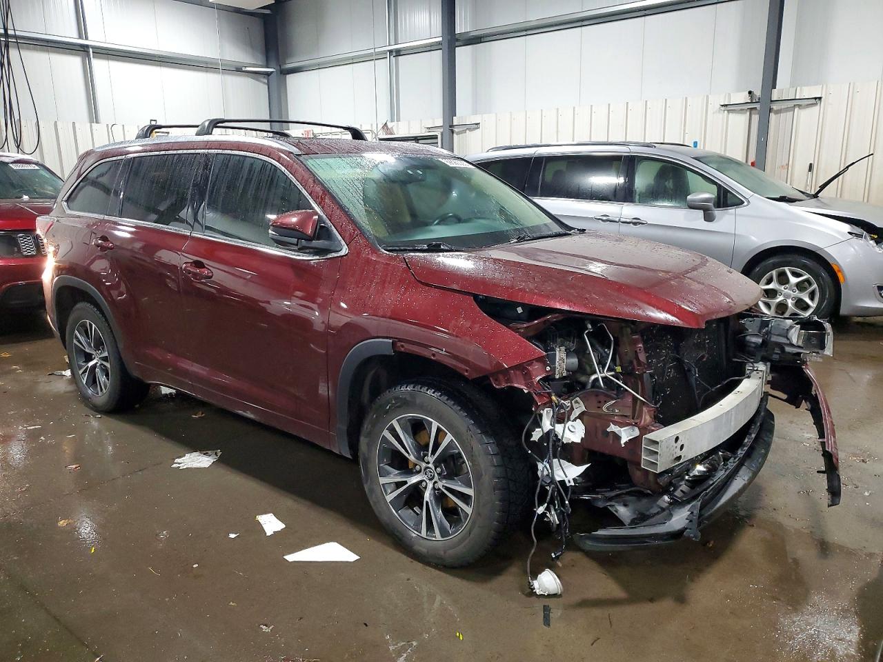 2016 TOYOTA HIGHLANDER XLE photo 7