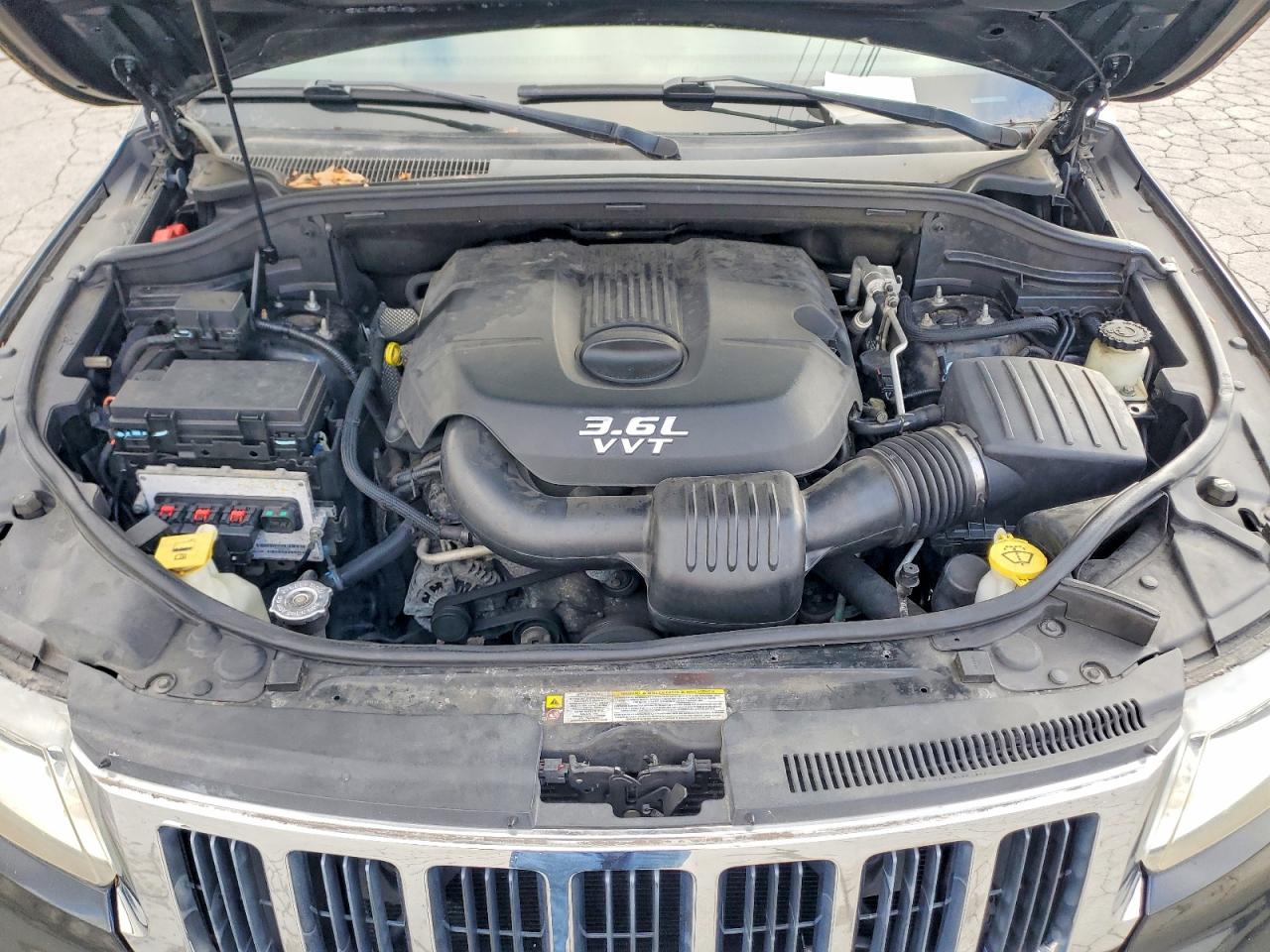 2012 JEEP GRAND CHEROKEE LIMITED photo 11