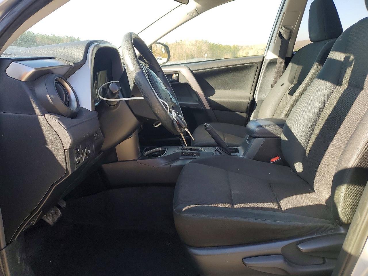 2018 TOYOTA RAV4 LE photo 7
