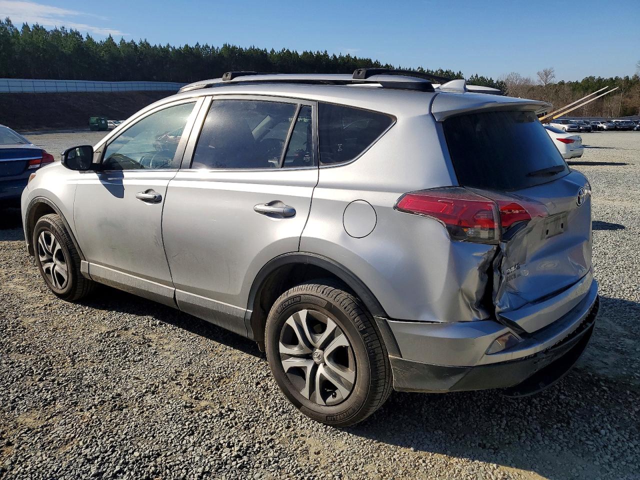 2018 TOYOTA RAV4 LE photo 2