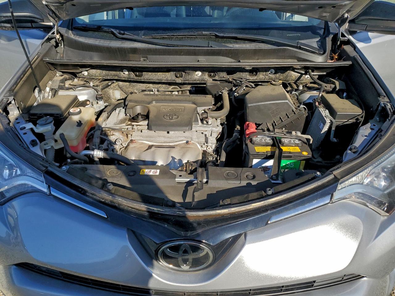 2018 TOYOTA RAV4 LE photo 11