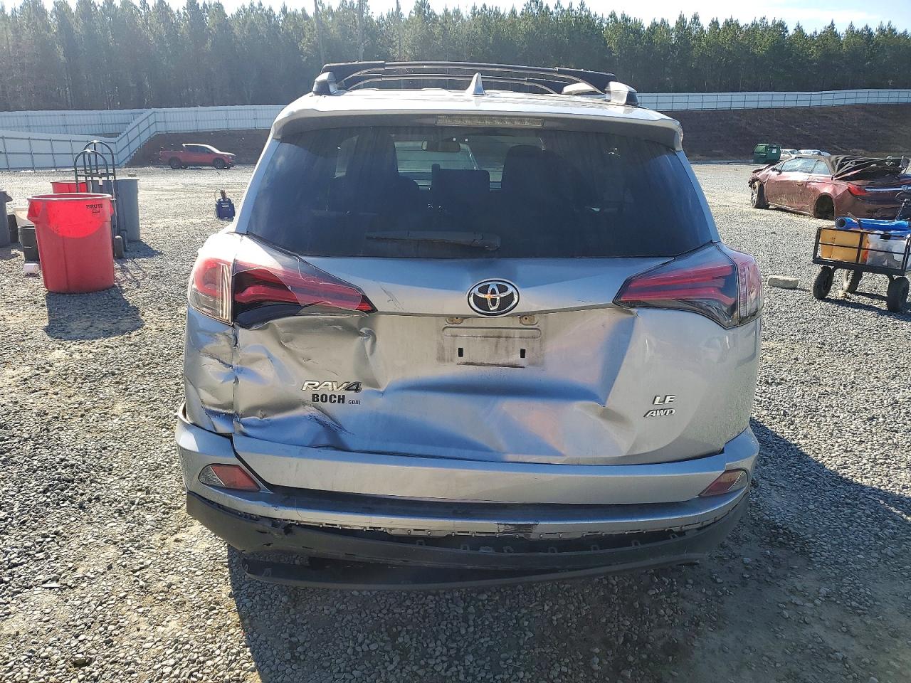 2018 TOYOTA RAV4 LE photo 6
