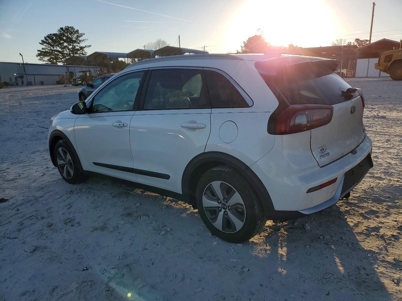 2017 KIA NIRO EX photo 2