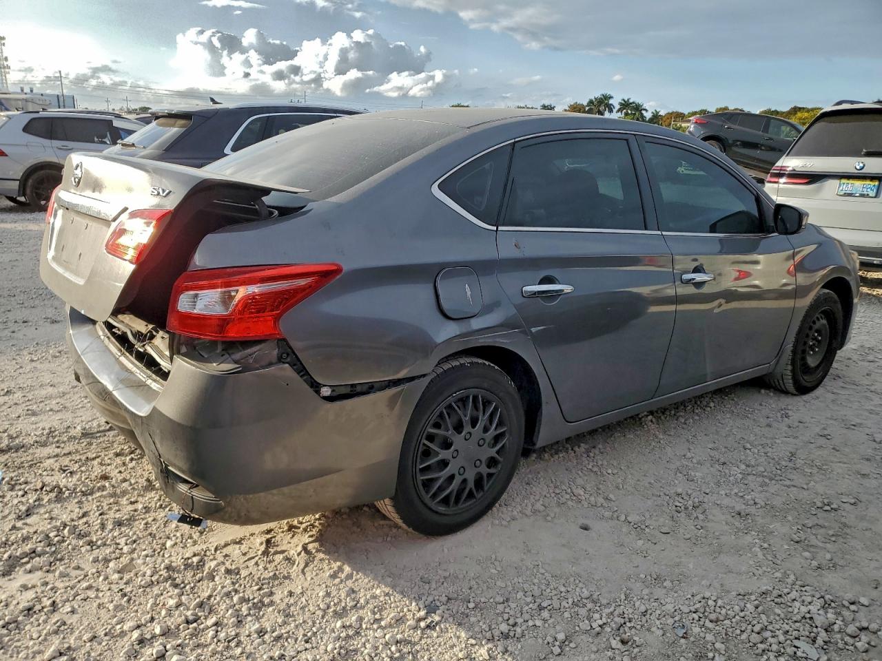 2018 NISSAN SENTRA S photo 3