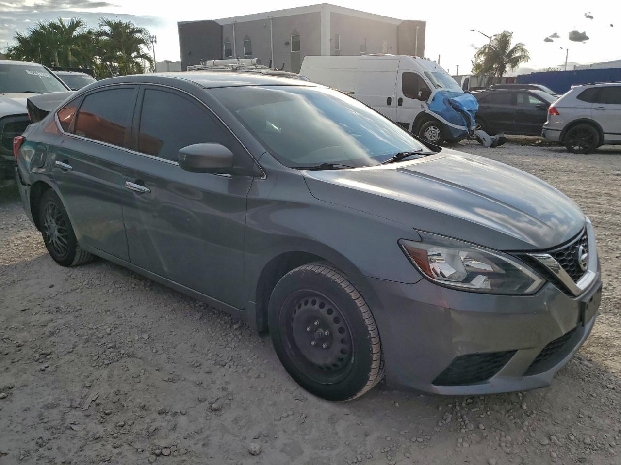 2018 NISSAN SENTRA S photo 4