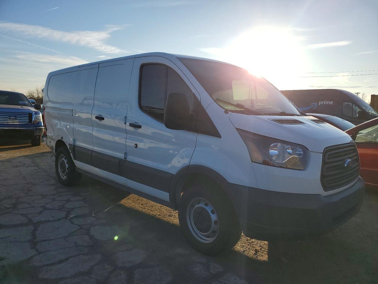 2018 FORD TRANSIT T-150 photo 4