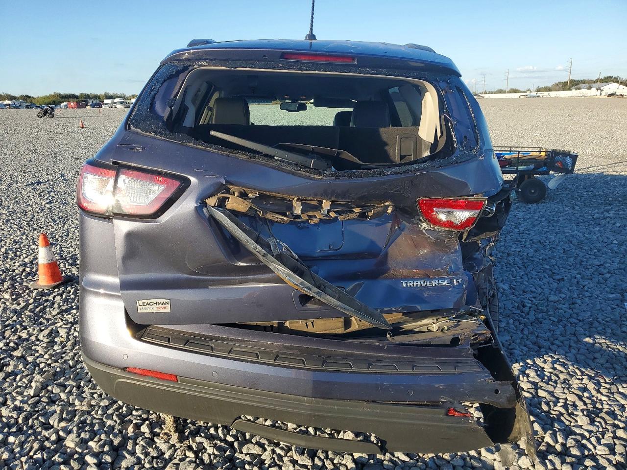 2014 CHEVROLET TRAVERSE LT photo 6