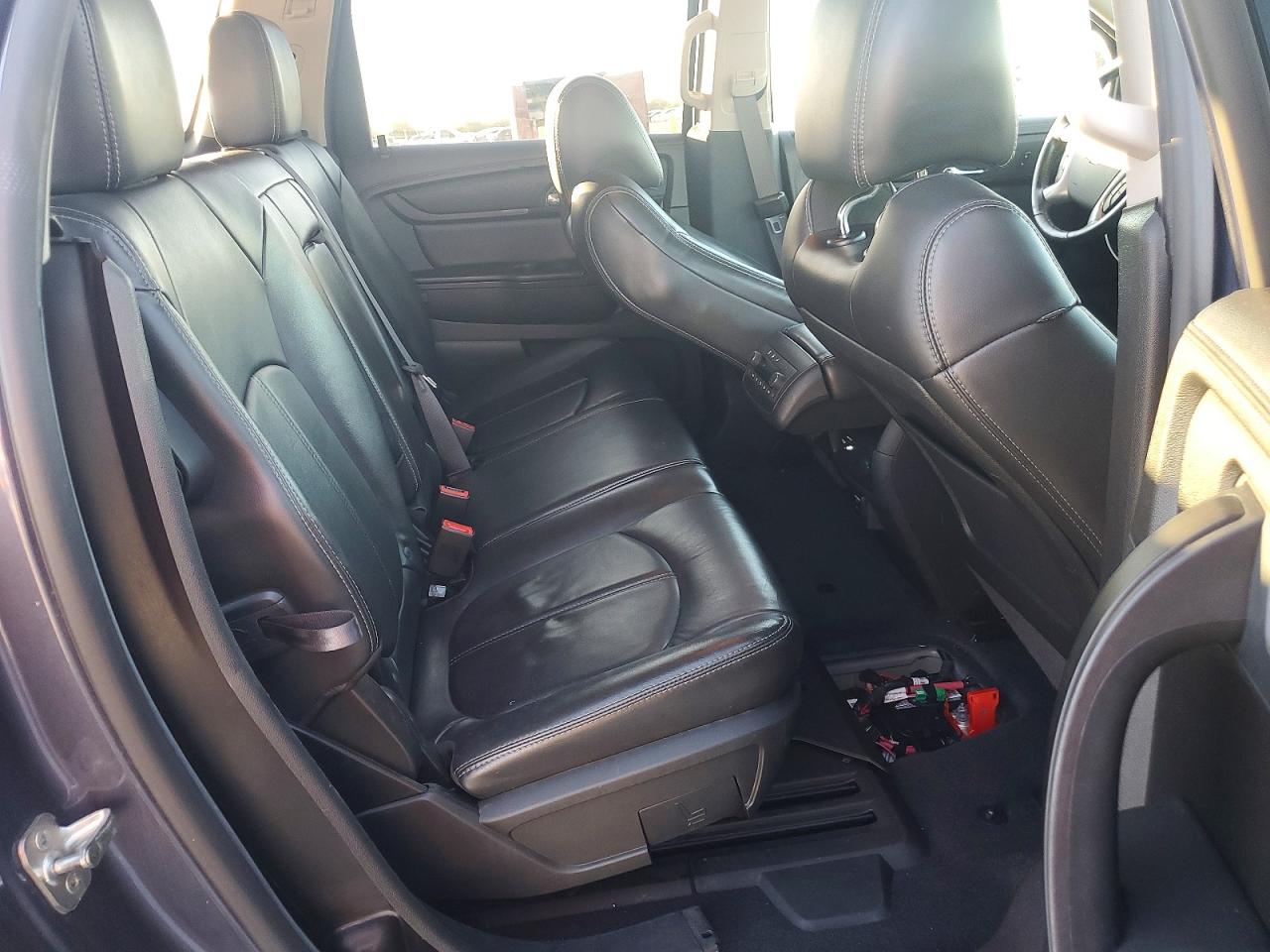 2014 CHEVROLET TRAVERSE LT photo 11