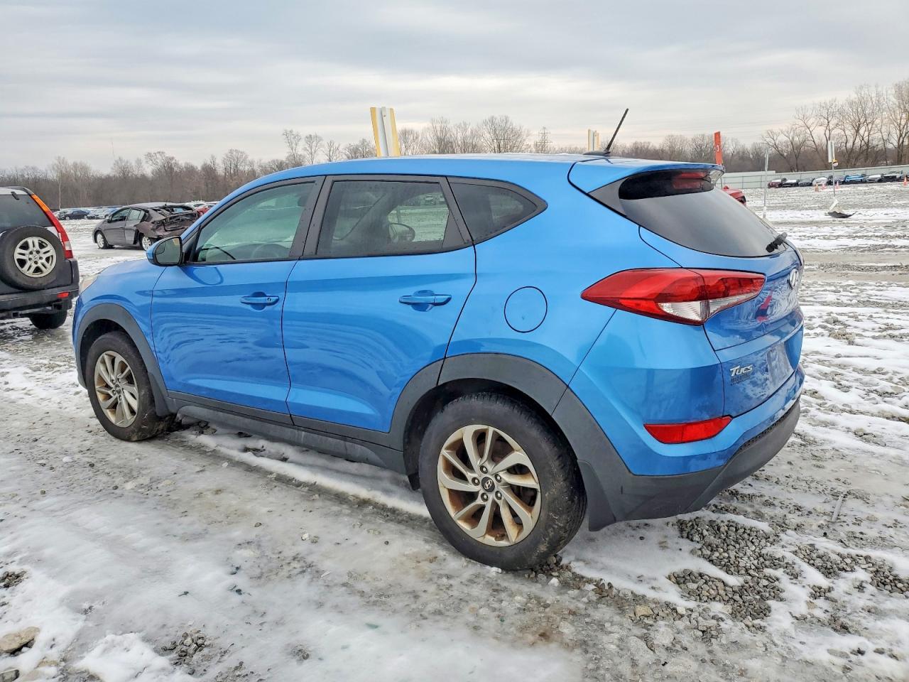 2017 HYUNDAI TUCSON SE photo 2