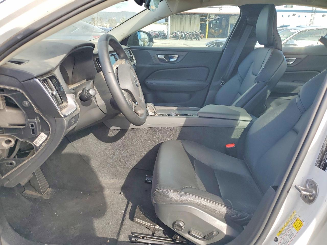 2024 VOLVO S60 CORE photo 7