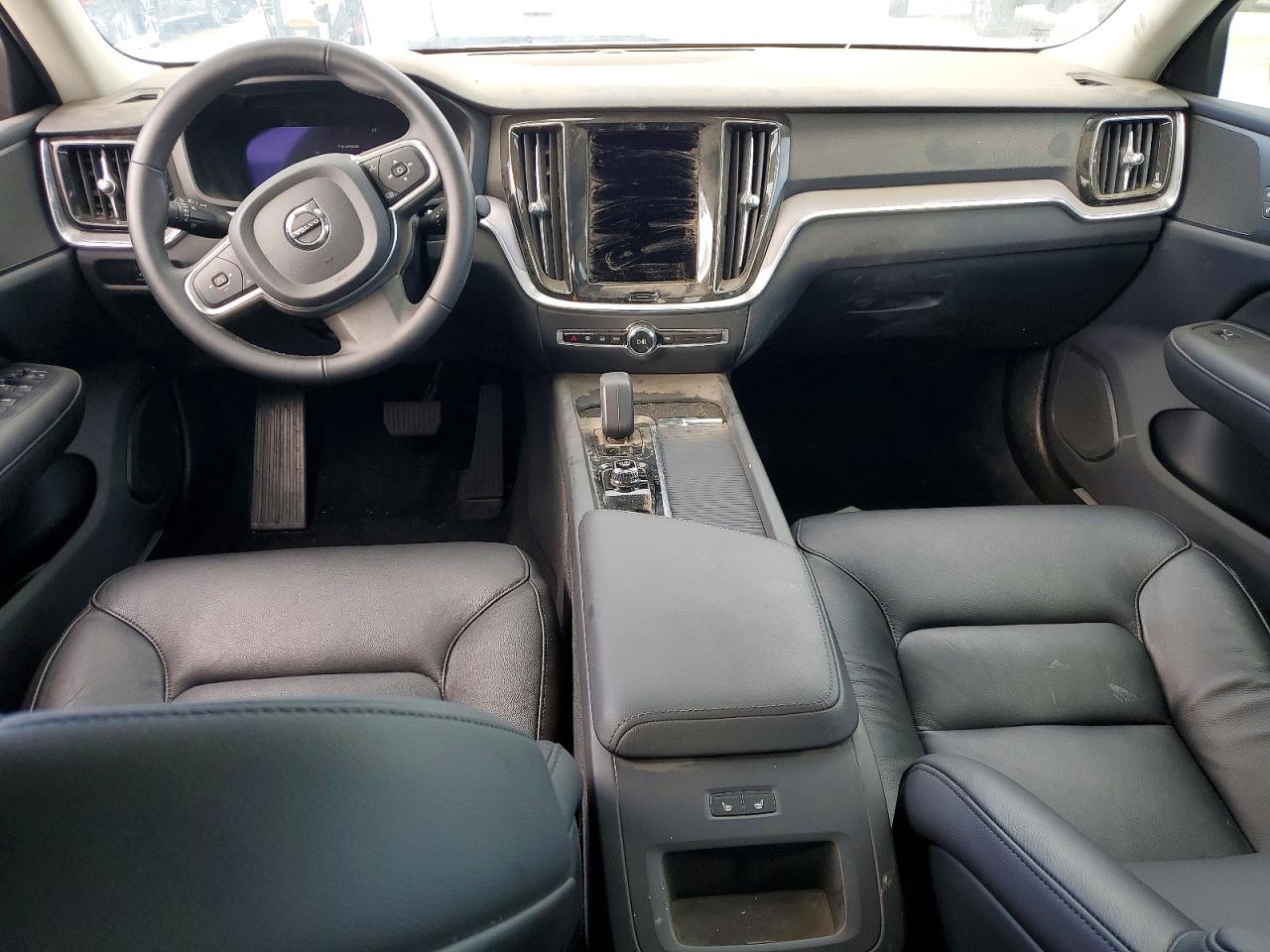 2024 VOLVO S60 CORE photo 8