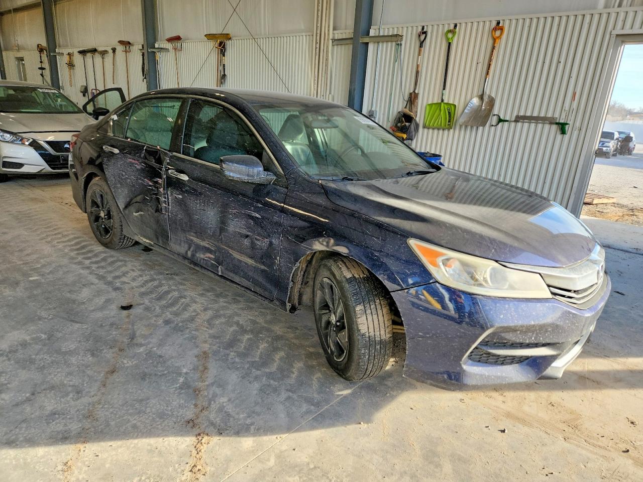 2016 HONDA ACCORD LX photo 4