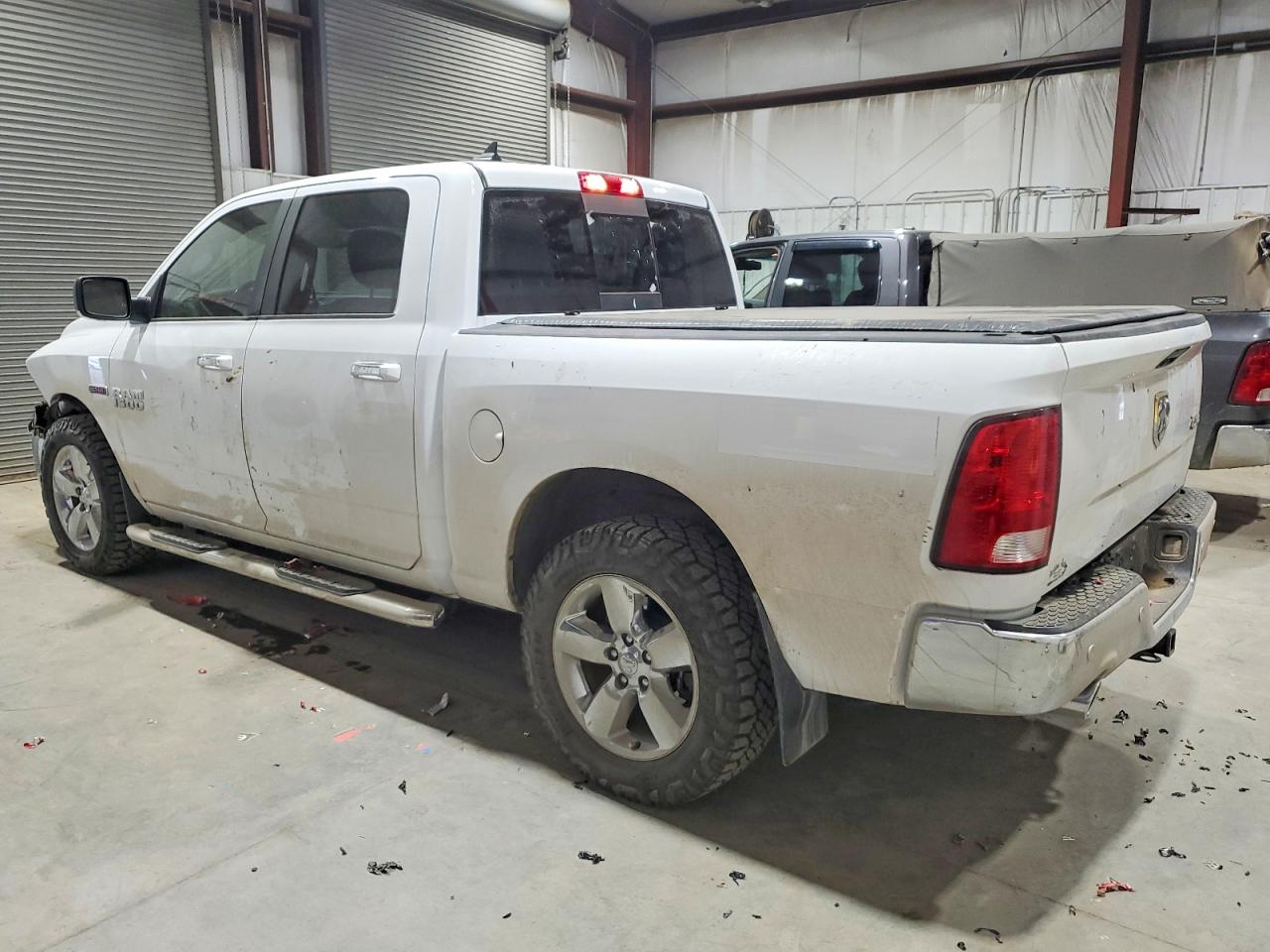 2018 RAM 1500 SLT photo 3
