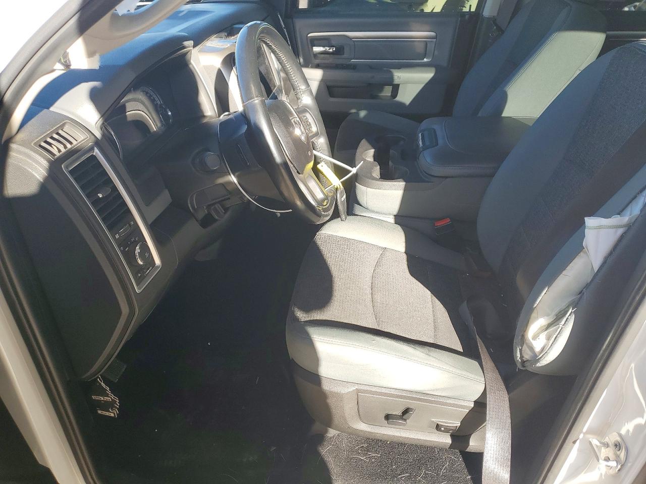 2018 RAM 1500 SLT photo 13