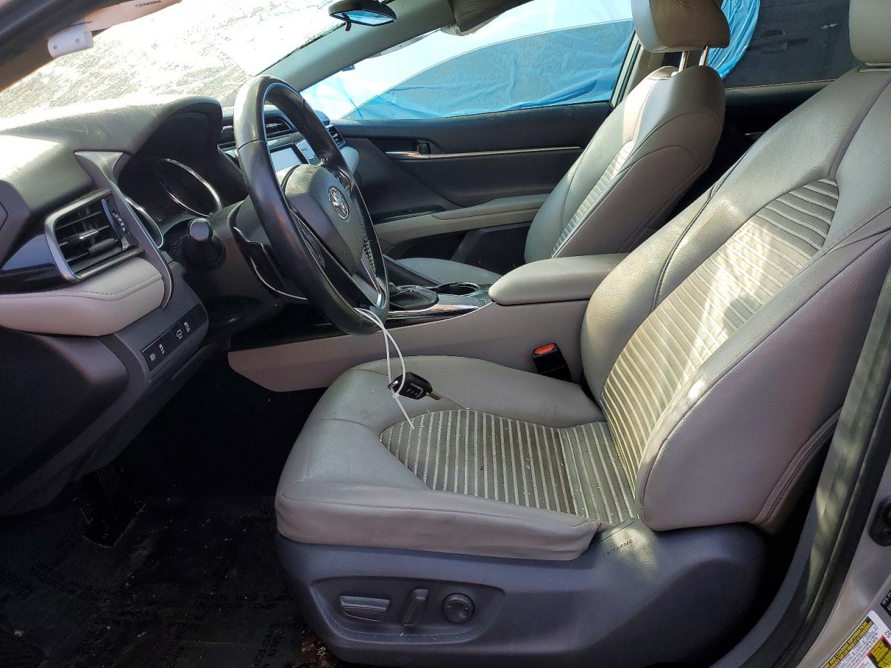 2019 TOYOTA CAMRY SE photo 7