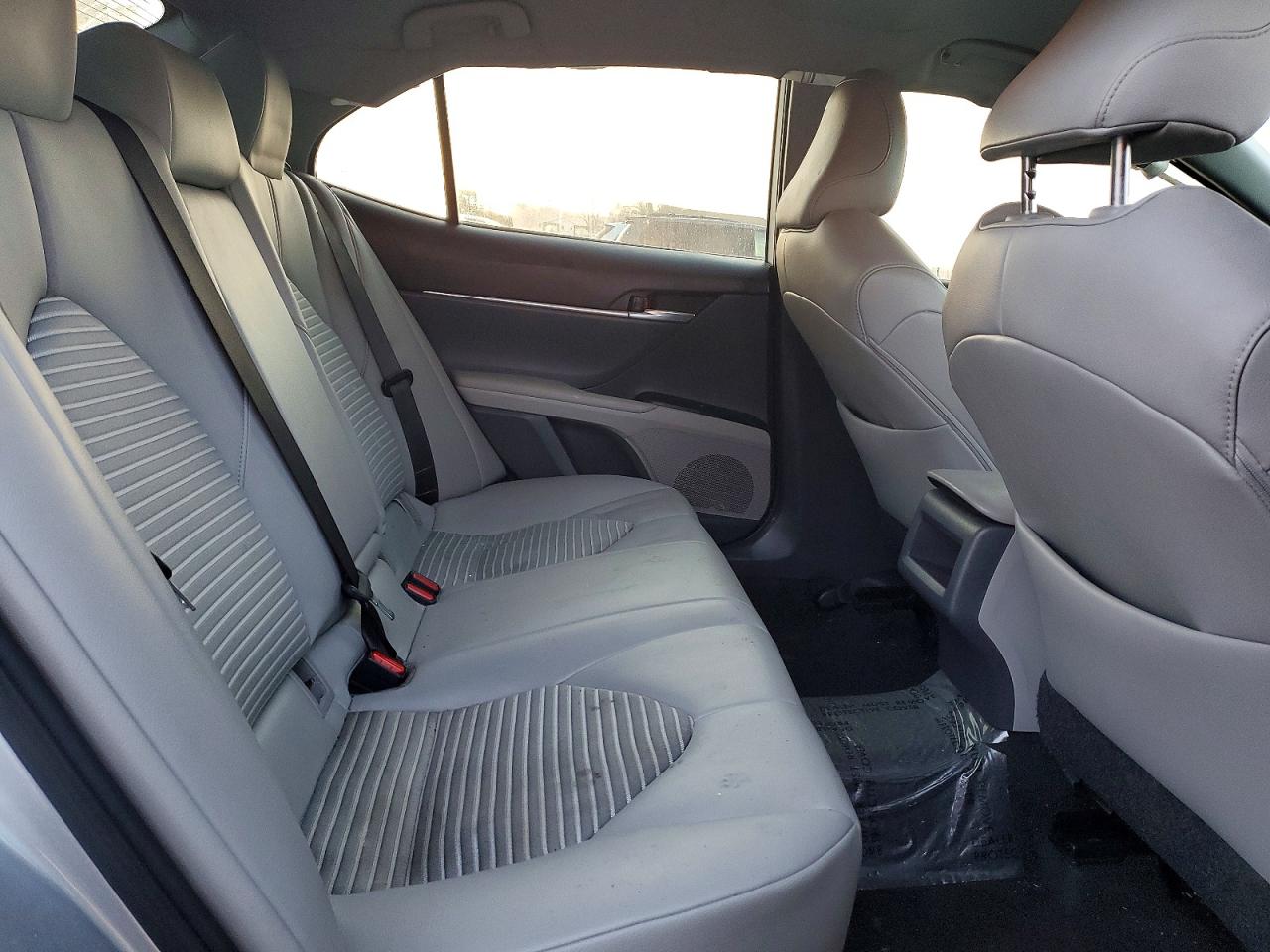 2019 TOYOTA CAMRY SE photo 10