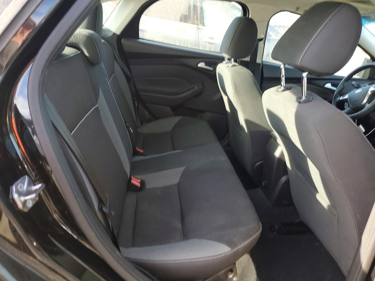 2014 FORD FOCUS SE photo 10