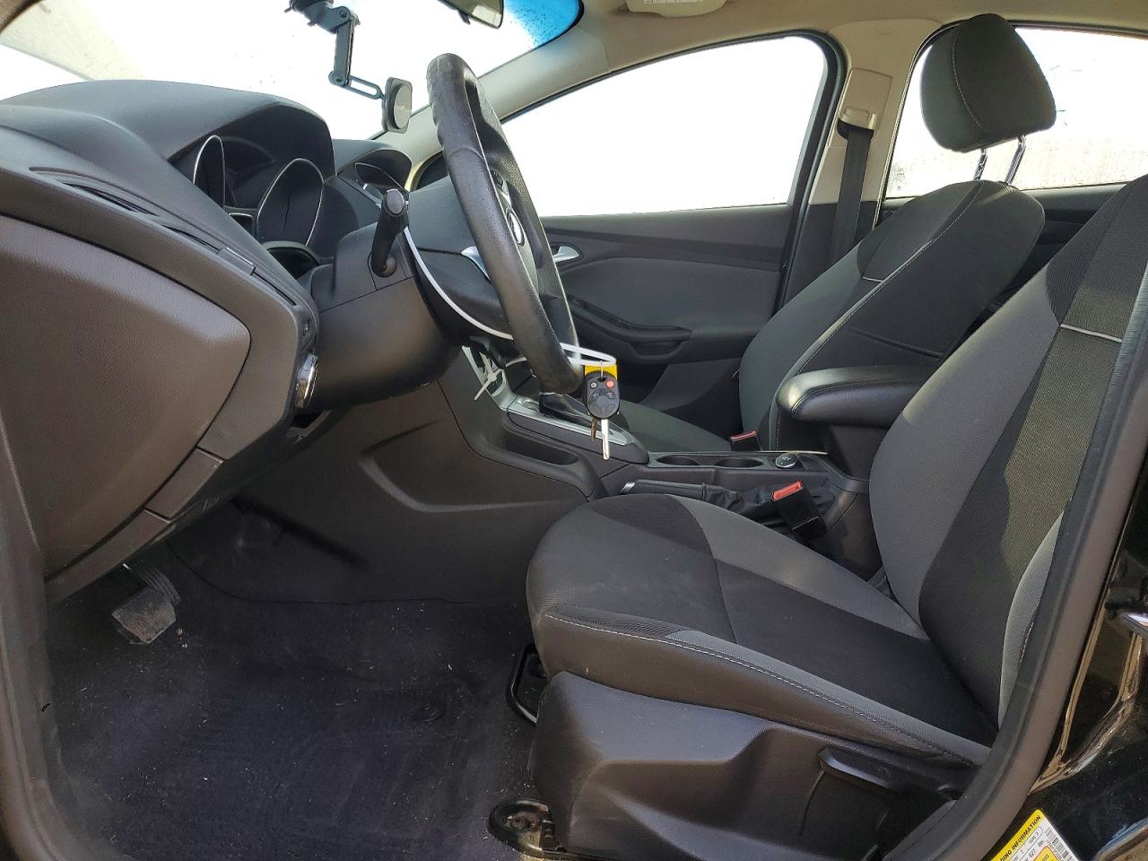 2014 FORD FOCUS SE photo 7