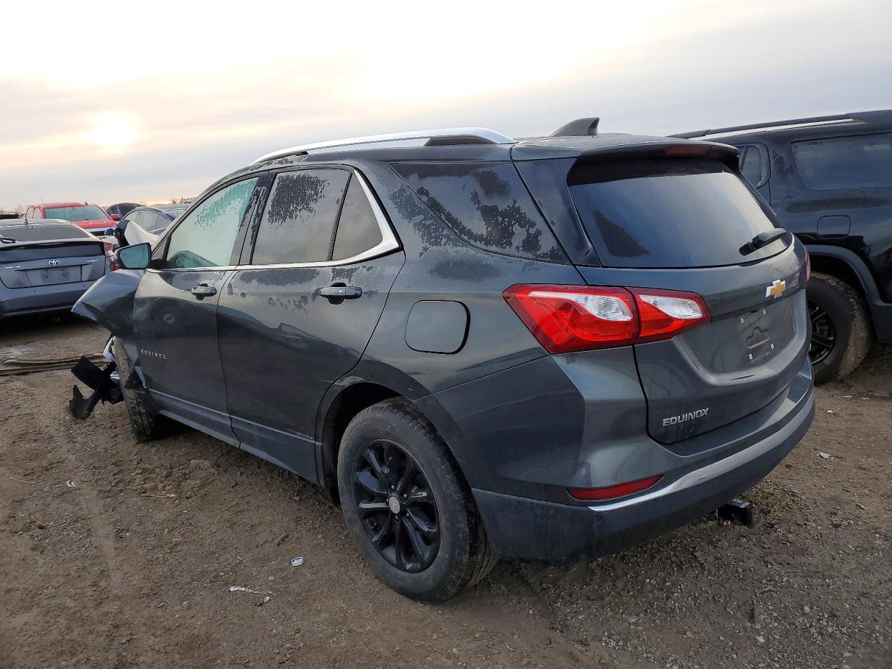 2018 CHEVROLET EQUINOX LT photo 2