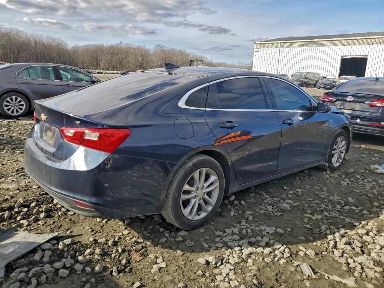 2016 CHEVROLET MALIBU LT photo 3