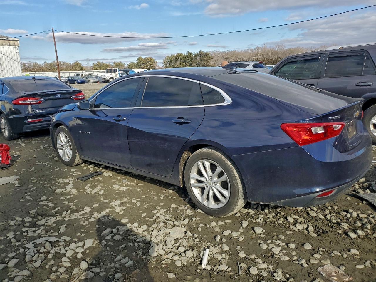 2016 CHEVROLET MALIBU LT photo 2