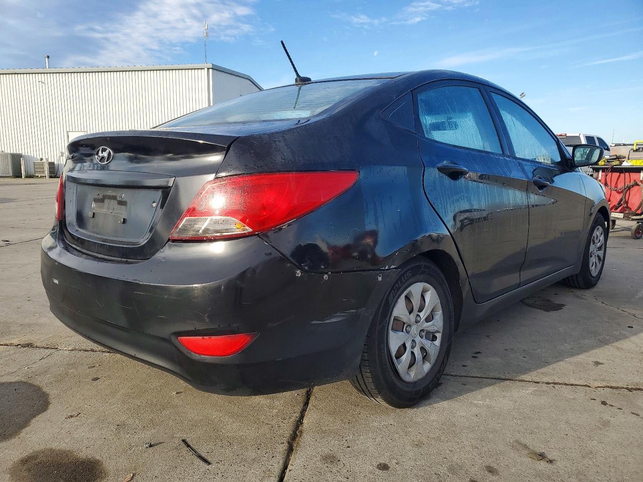 2016 HYUNDAI ACCENT SE photo 3