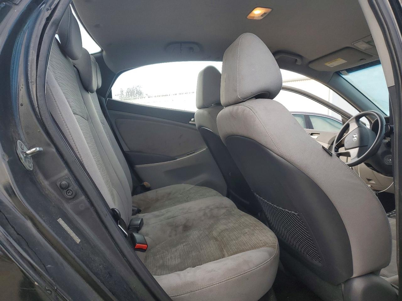 2016 HYUNDAI ACCENT SE photo 10