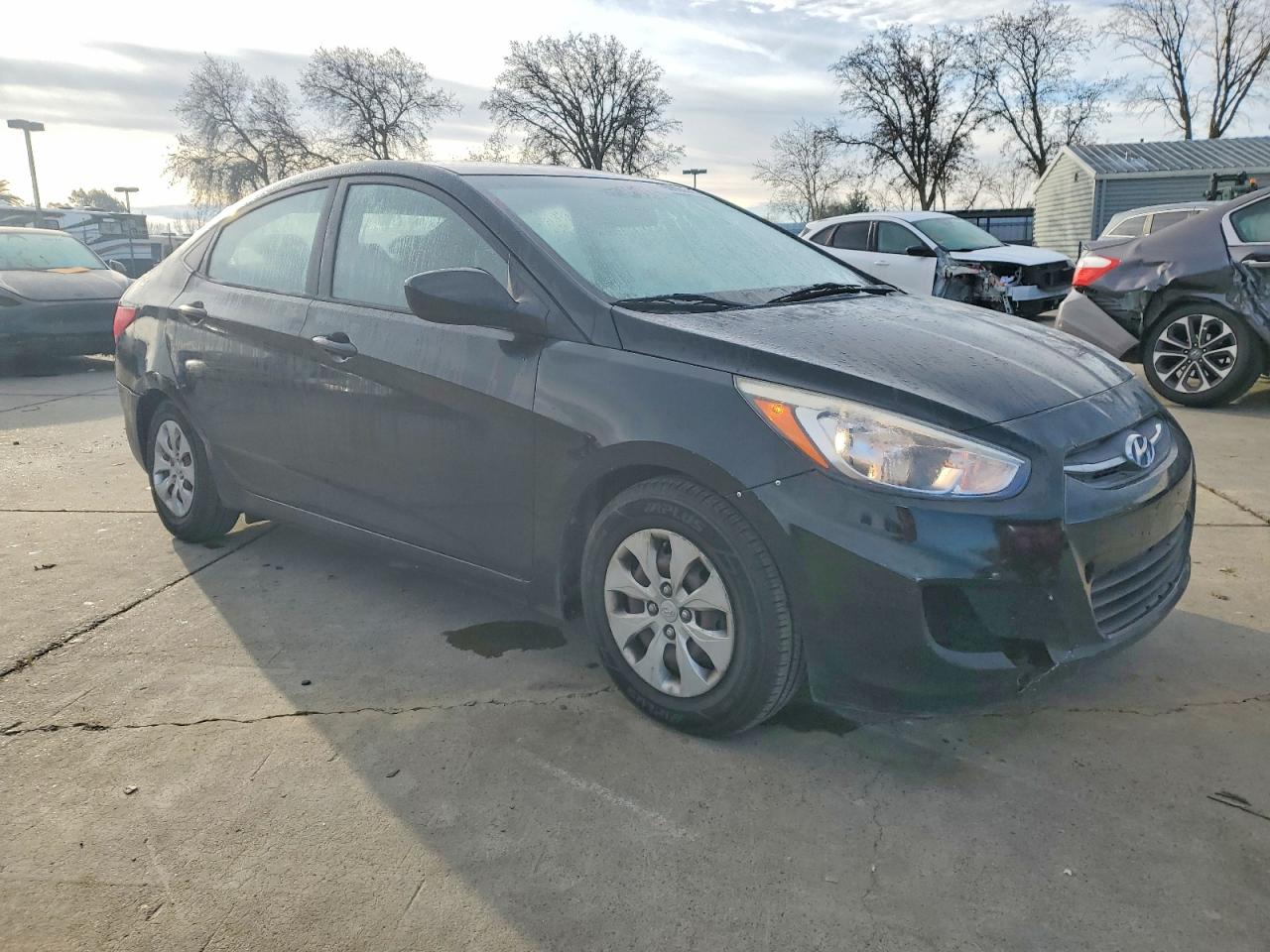 2016 HYUNDAI ACCENT SE photo 4