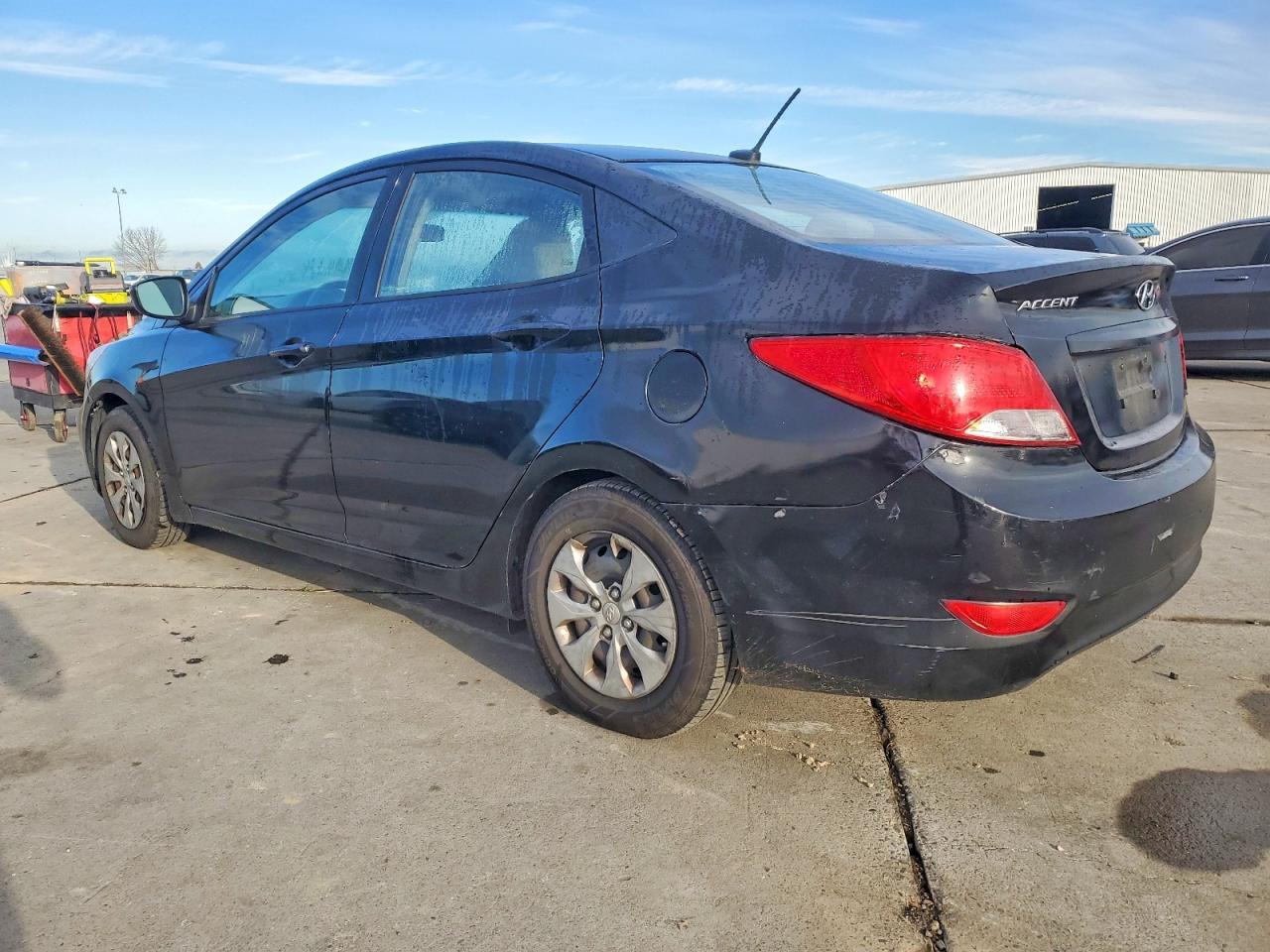 2016 HYUNDAI ACCENT SE photo 2