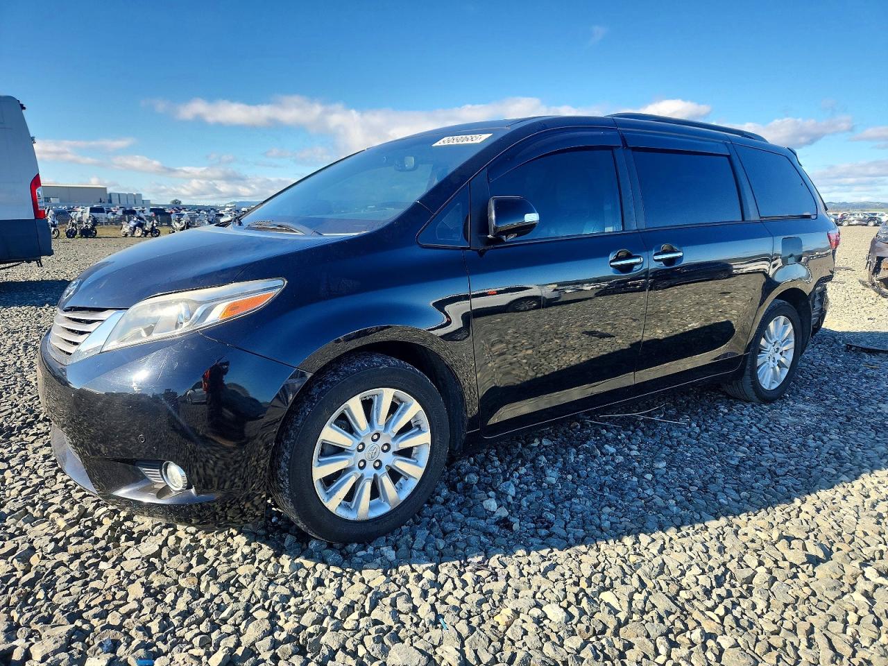 2015 TOYOTA SIENNA