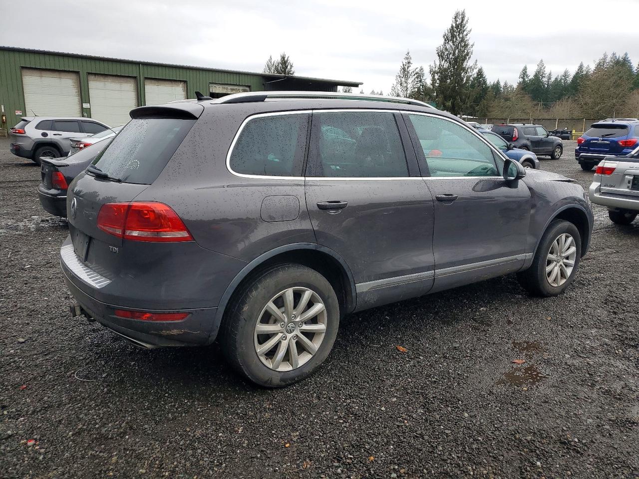 2011 VOLKSWAGEN TOUAREG V6 TDI photo 3