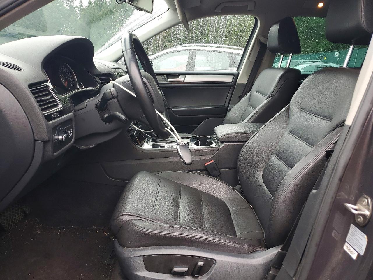 2011 VOLKSWAGEN TOUAREG V6 TDI photo 7