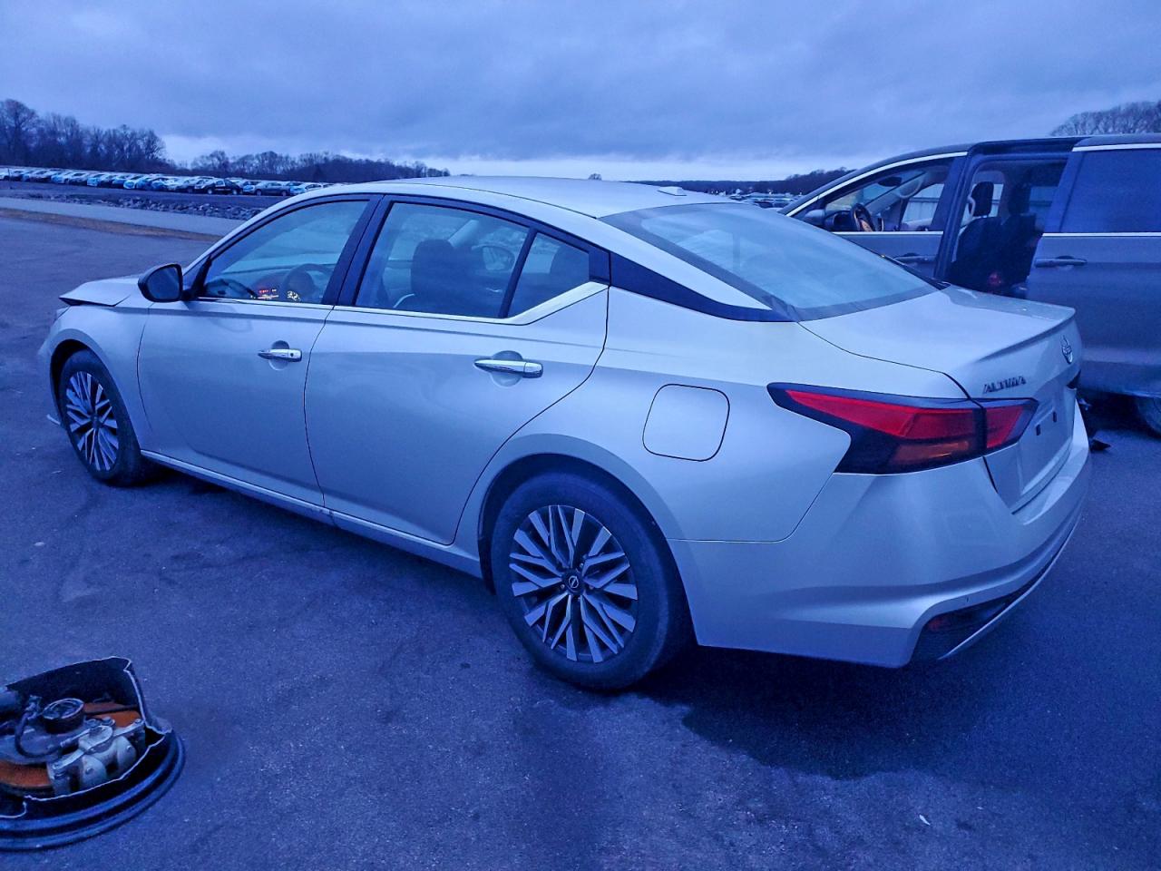 2025 NISSAN ALTIMA SV photo 2