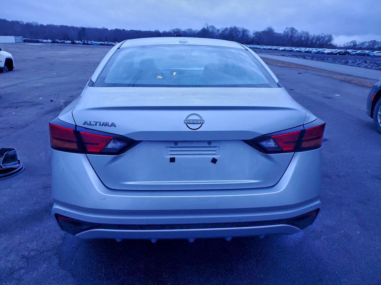 2025 NISSAN ALTIMA SV photo 6