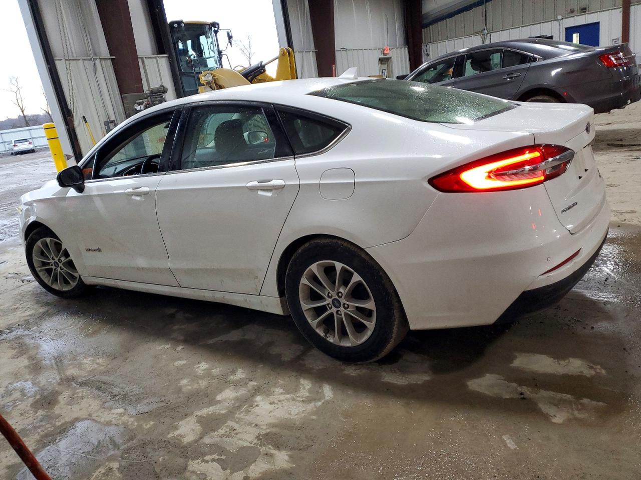 2019 FORD FUSION SE photo 2