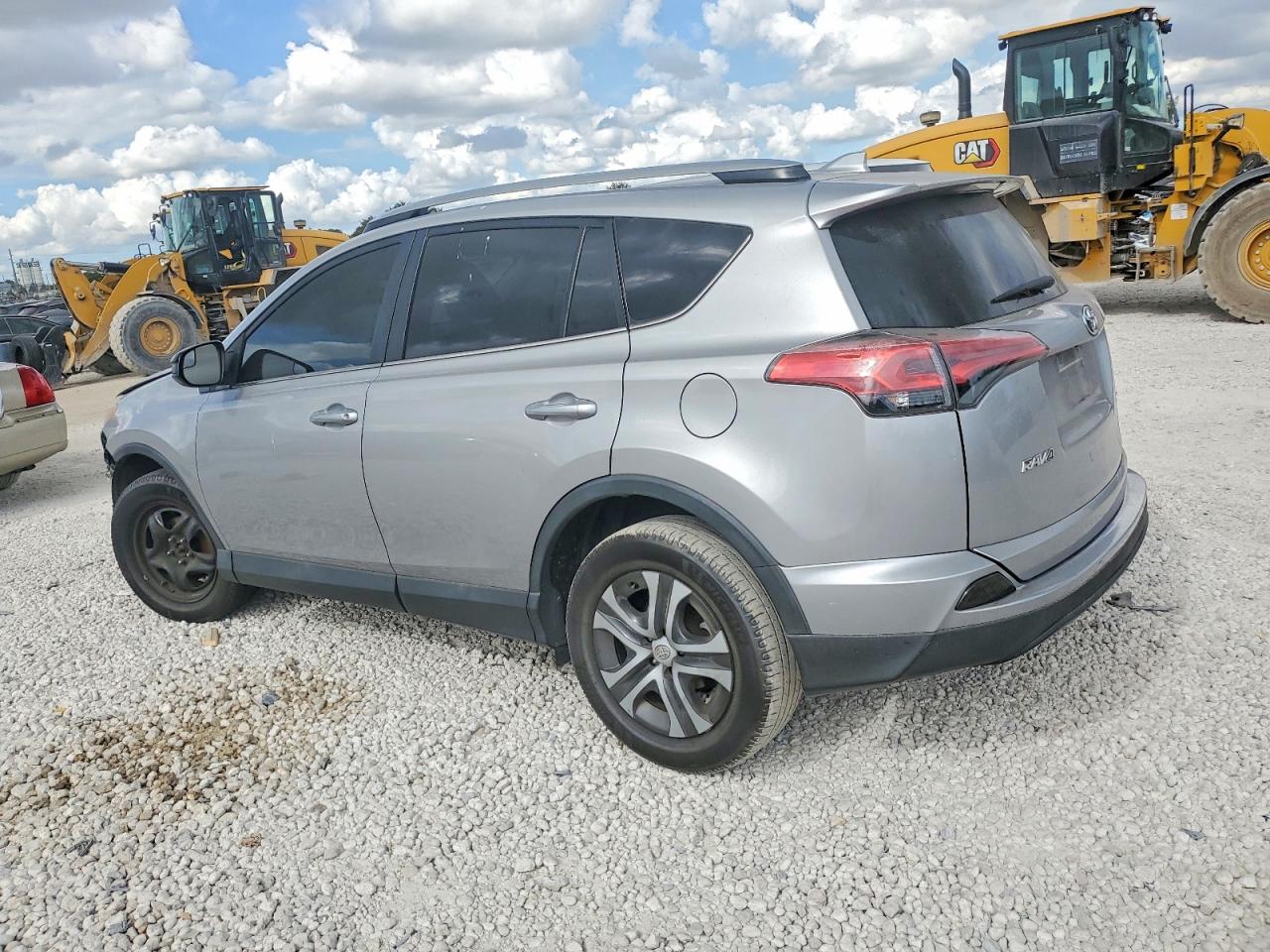 2017 TOYOTA RAV4 LE photo 2