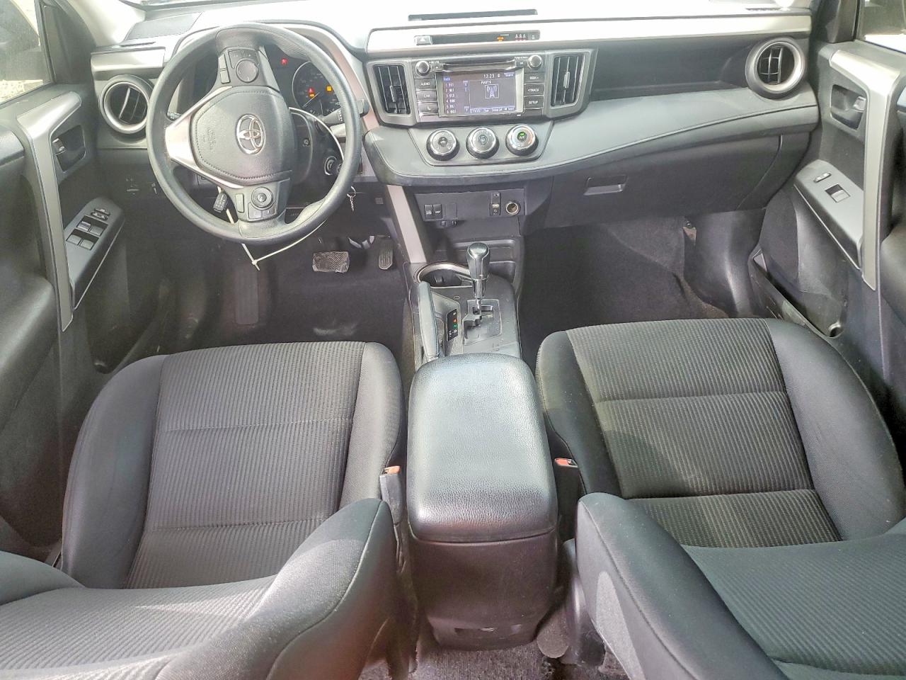 2017 TOYOTA RAV4 LE photo 8