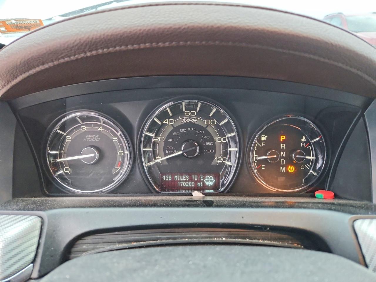 2010 LINCOLN MKS photo 9