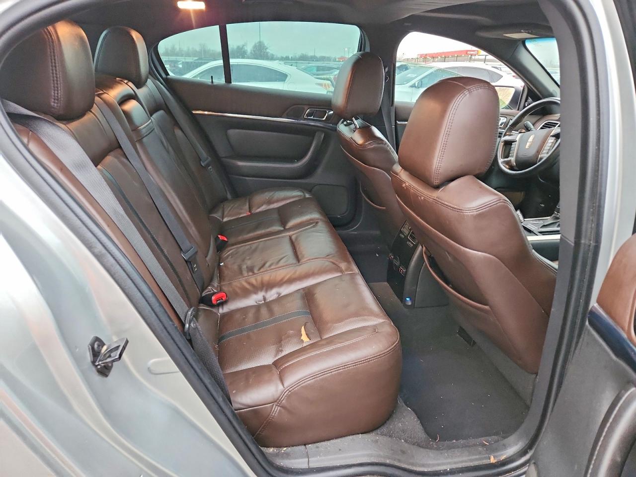 2010 LINCOLN MKS photo 10