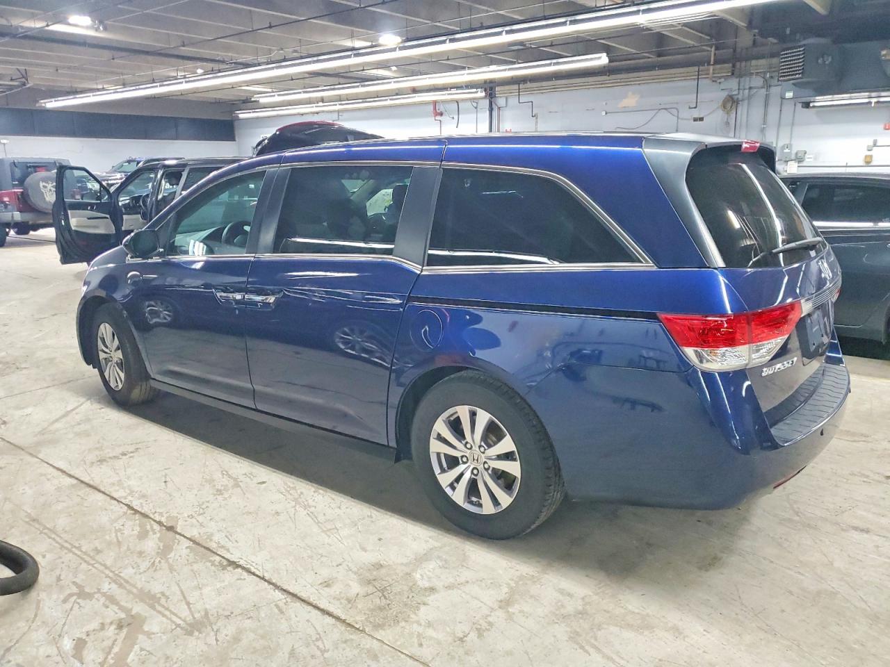 2016 HONDA ODYSSEY EX photo 2