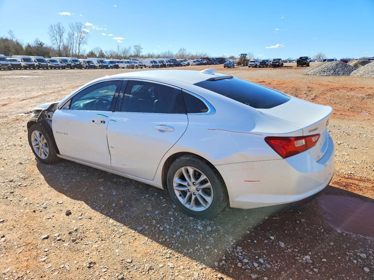 2018 CHEVROLET MALIBU LT photo 2