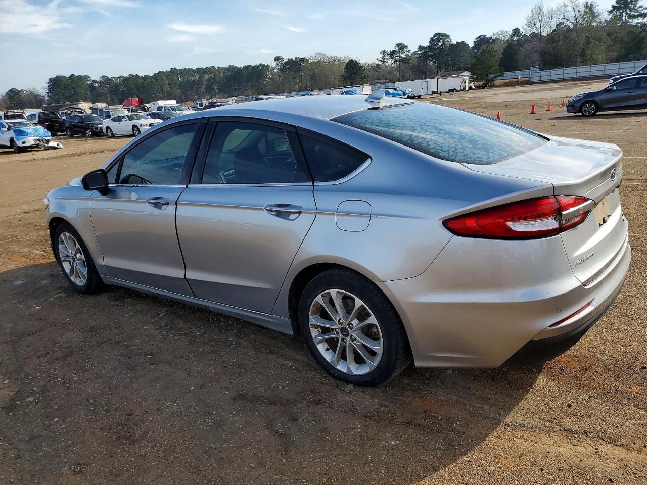 2020 FORD FUSION SE photo 2